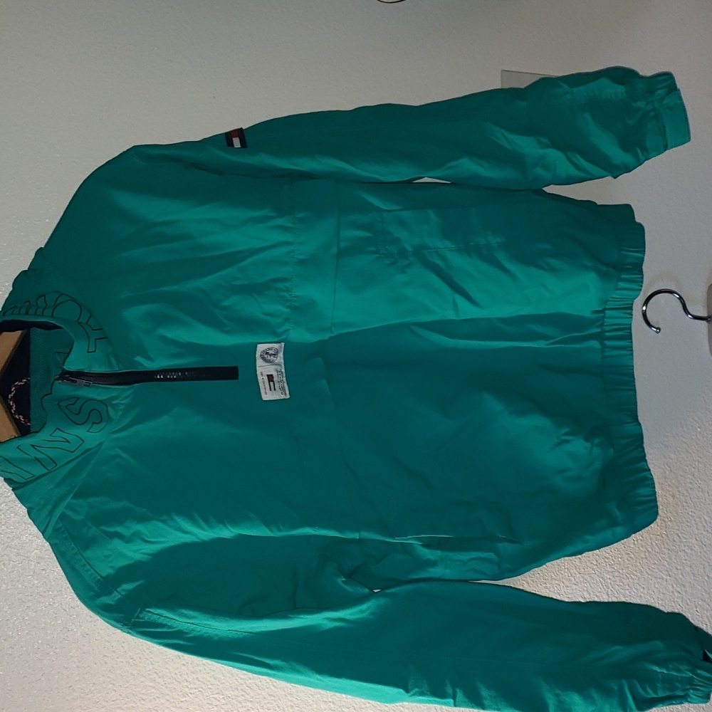 VINTAGE TOMMY HILFIGER WINDBREAKER)